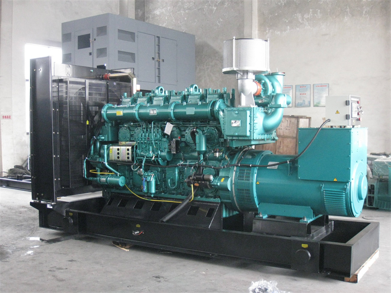 文罗镇200KW 柴油发电机的油耗是多少？